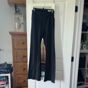 Aerie Black Hi-Rise Flare Leggings